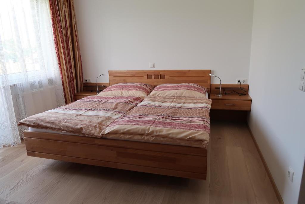 Postel nebo postele na pokoji v ubytování Unterwötzlhof