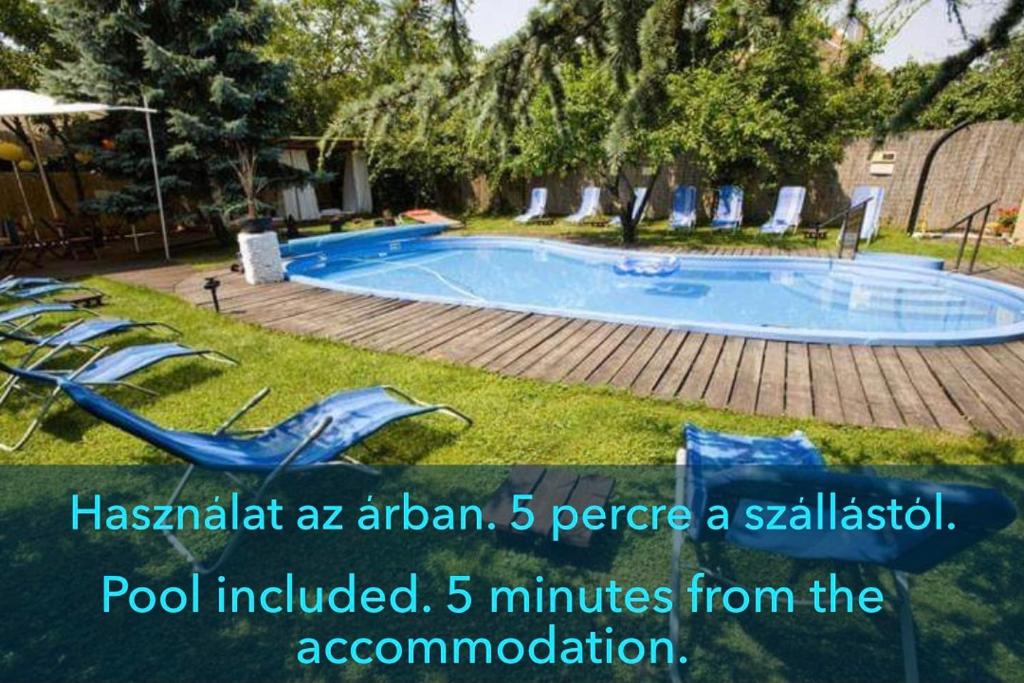Basen w obiekcie Weissmann Residence lub w pobliżu