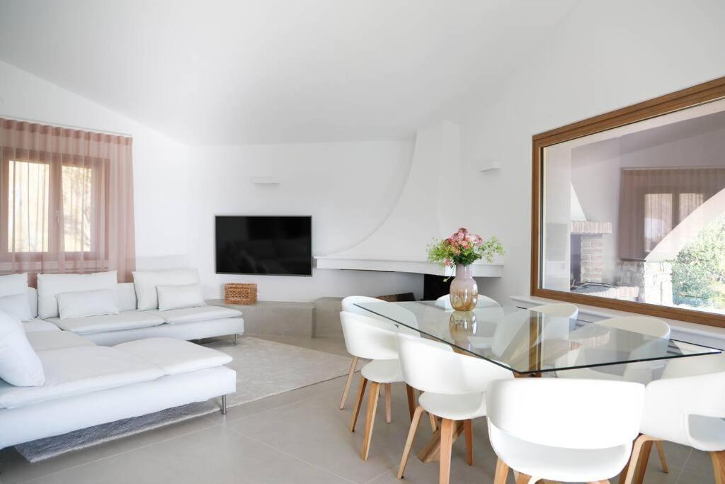 TV a/nebo společenská místnost v ubytování Villa Allegra Luxury Holiday House