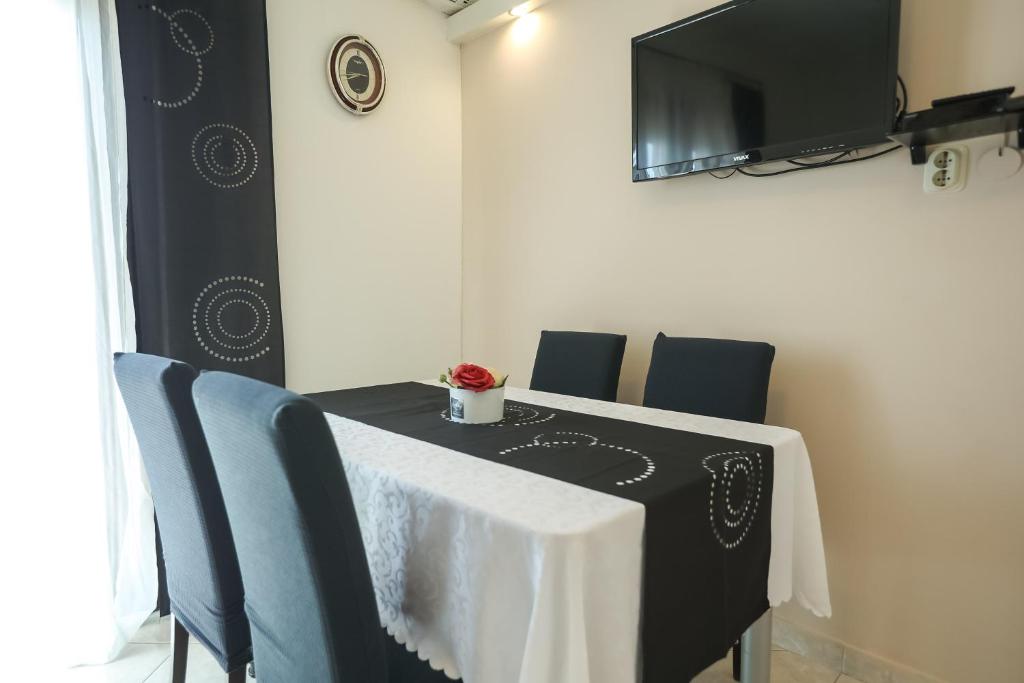 Pool Apartments Julia - 17