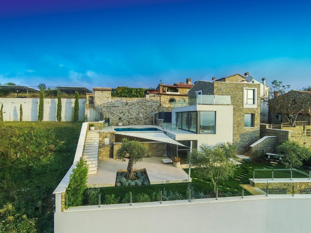 an aerial view of a house at Monte in Momjan