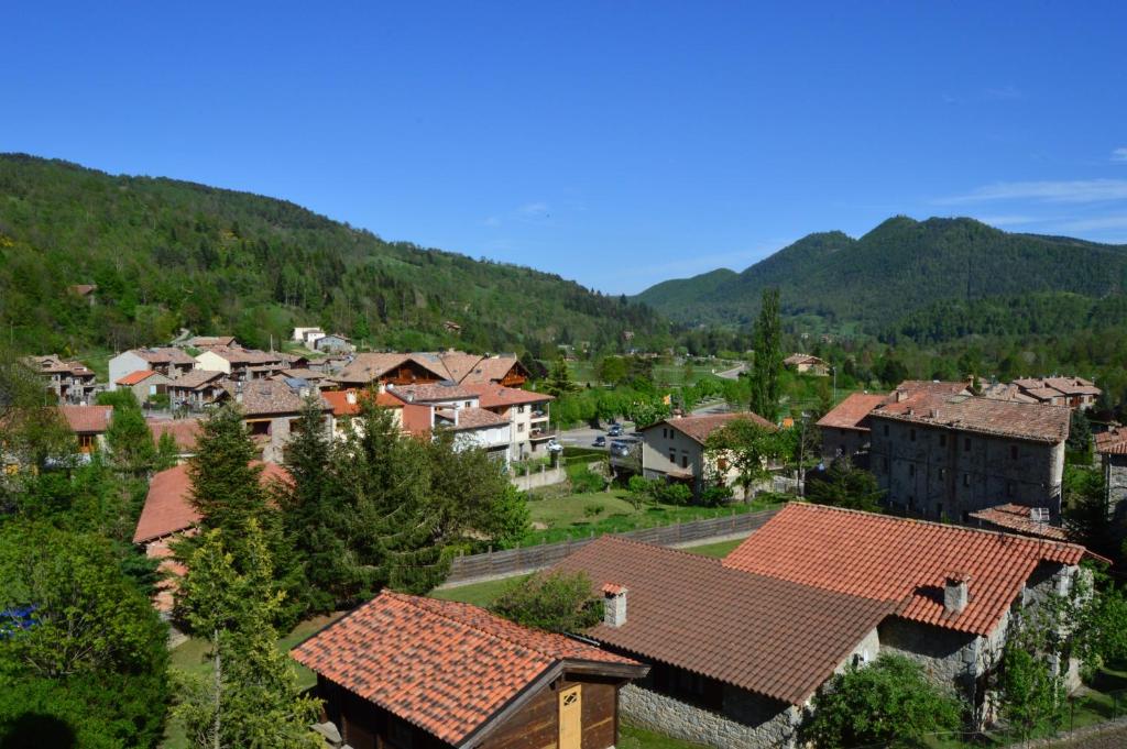 Nespecifikovaný výhled na hory nebo výhled na hory při pohledu z hotelu