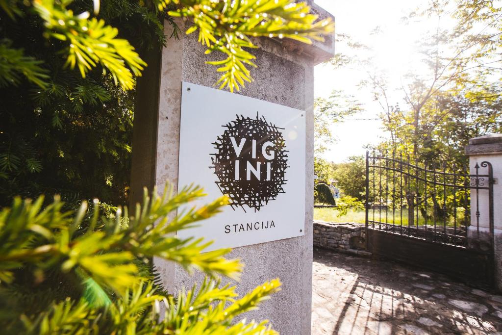 Certifikát, hodnocení, plakát nebo jiný dokument vystavený v ubytování Vigini