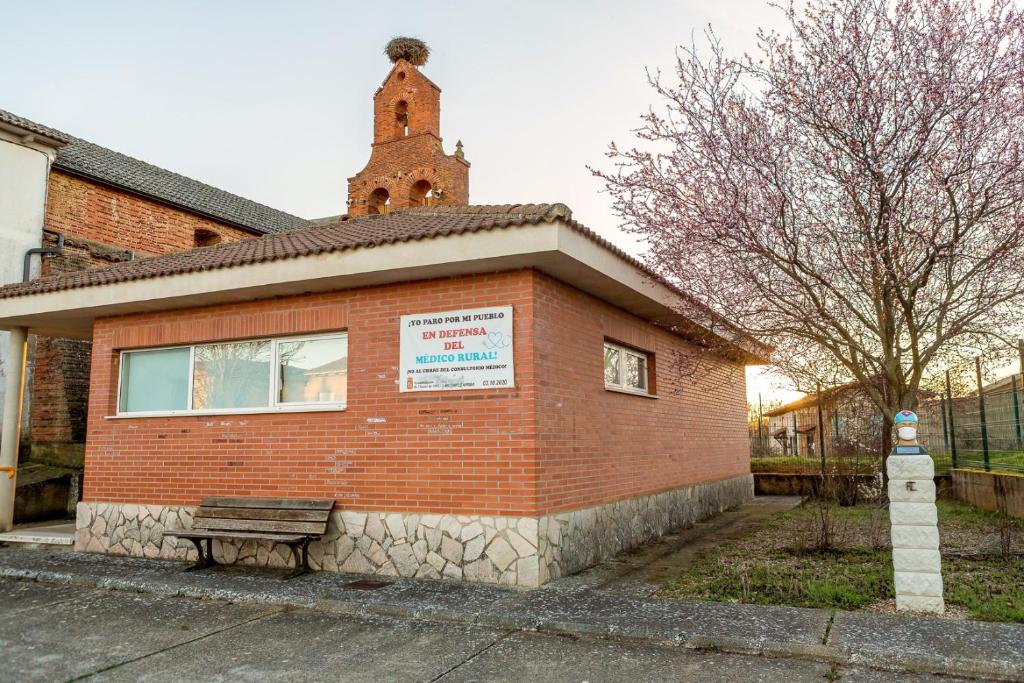 Budova, v ktorej sa dovolenkový dom nachádza