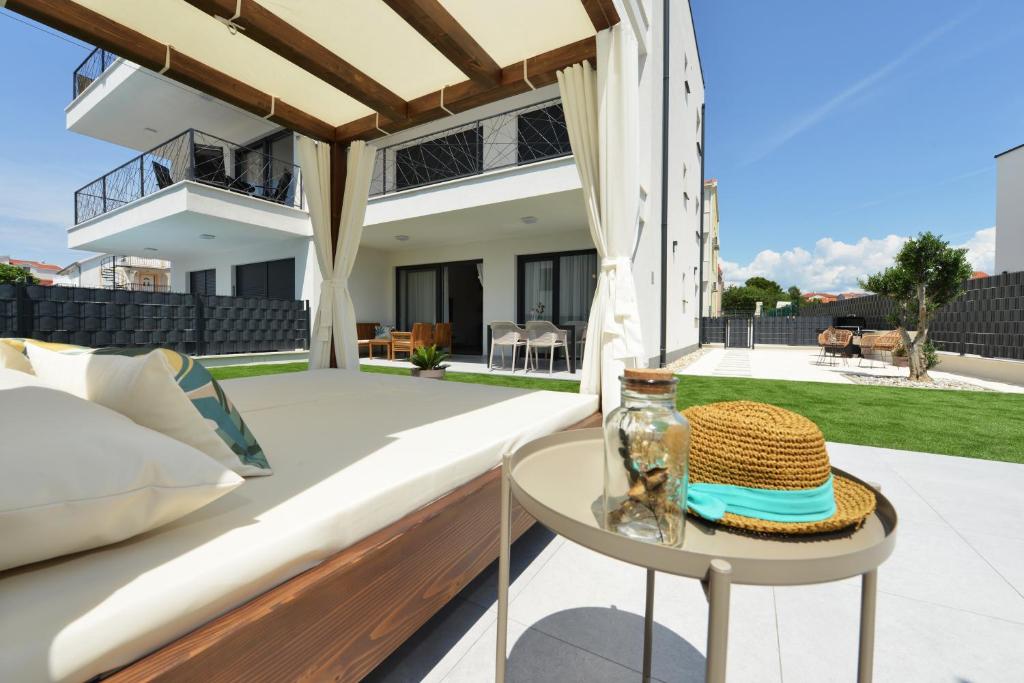Χώρος καθιστικού στο Apartment MI Čiovo with private HOT TUB and garden
