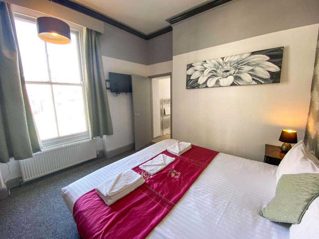 The Broadway Hotel - Resim 15