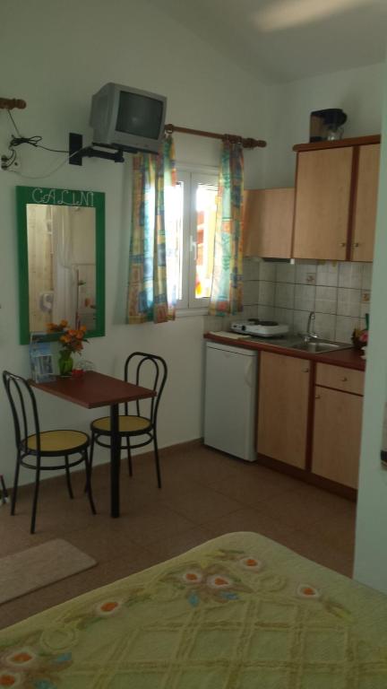 Kuchyň nebo kuchyňský kout v ubytování Galini Apartments