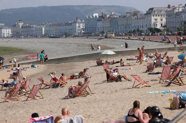 Iris Hotel Llandudno - Resim 28