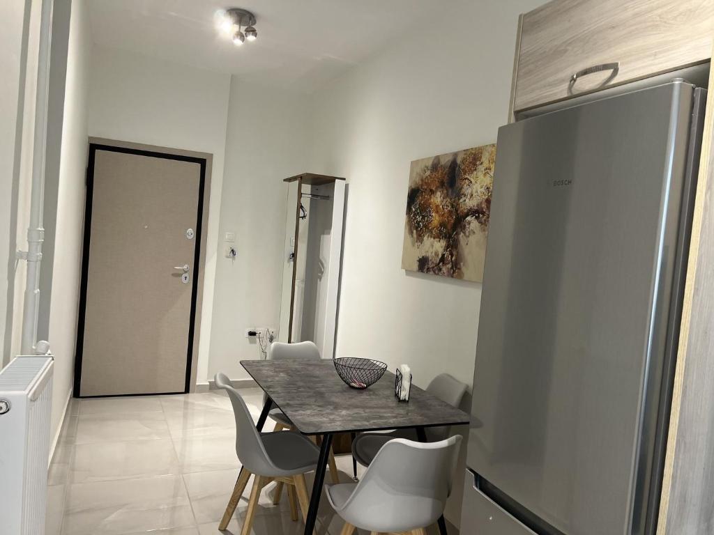 Fotografie z fotogalerie ubytování Adelais Cozy, Renovated Apt near Piraeus Metro v destinaci Piraeus