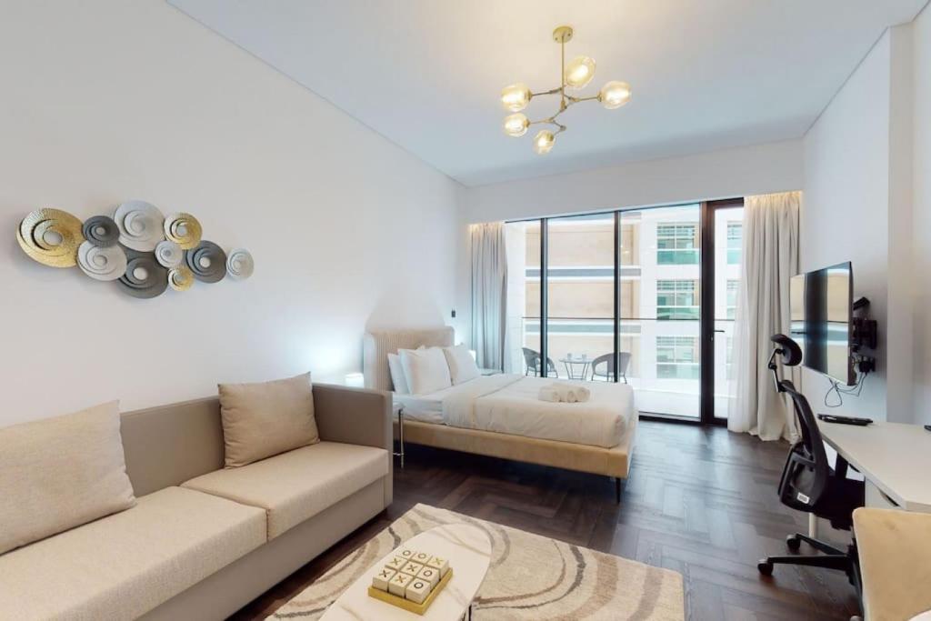 O Ten, Al Jaddaf – Locations