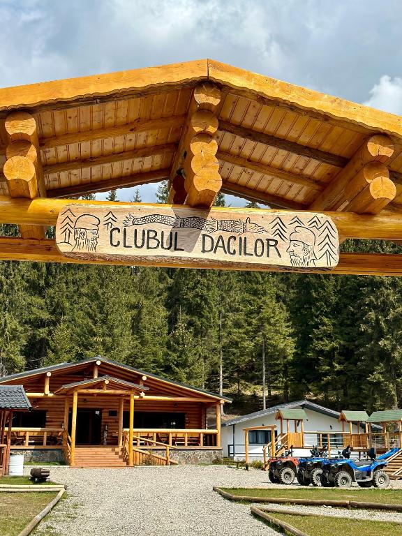 Fotografie z fotogalerie ubytování CLUBUL DACILOR v destinaci Comandău