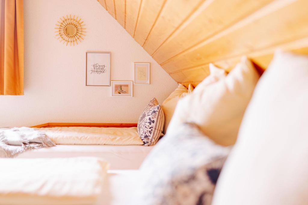 Postel nebo postele na pokoji v ubytování Ferienhaus Nora