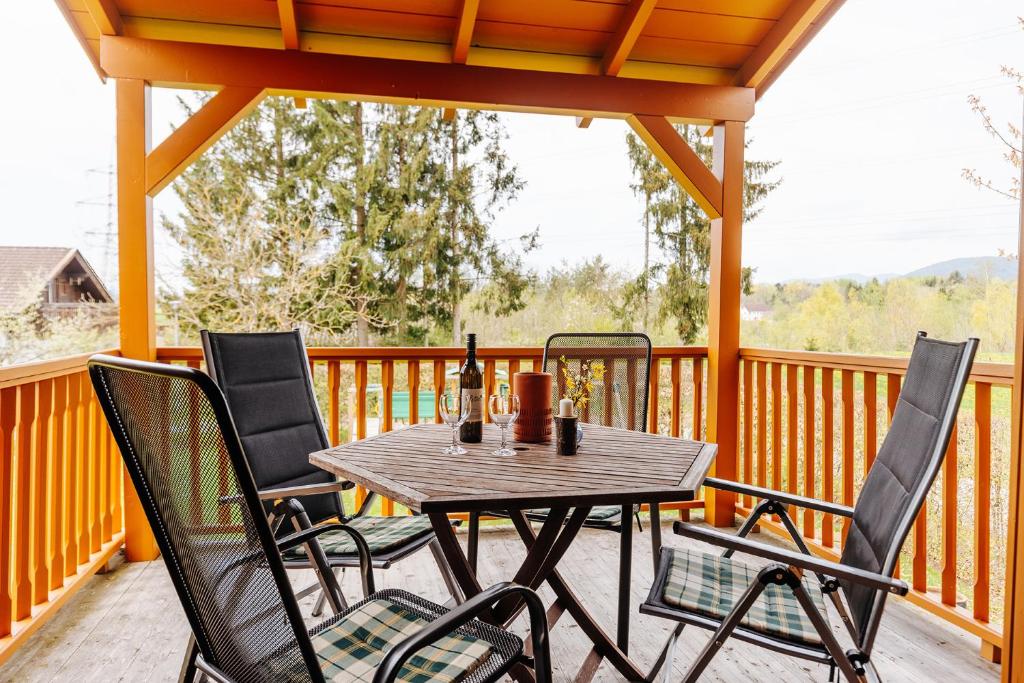 Balkón nebo terasa v ubytování Ferienhaus Nora