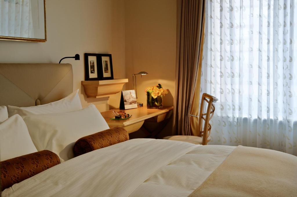Taj Campton Place - California Room King Bed