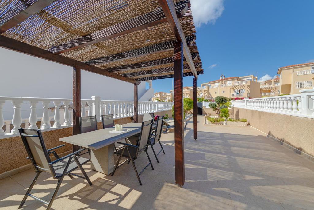 CB Living - Family holiday home in Punta Prima, Alicante ...