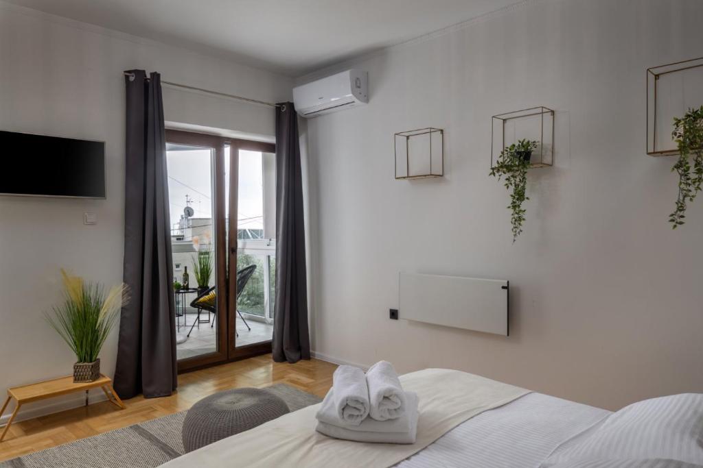 Posteľ alebo postele v izbe v ubytovaní Villa Adriatic, Apartment Chiara with swimming pool, children playground and gameing room for adult