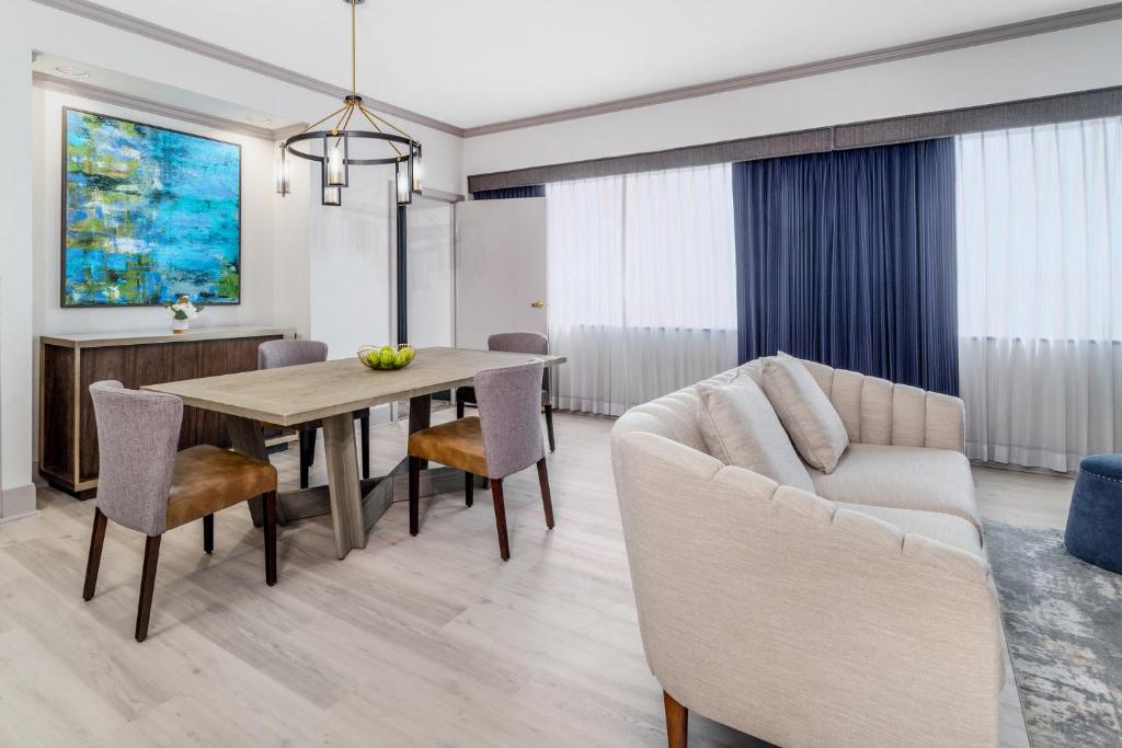 Crowne Plaza Hotel Los Angeles Harbor, an IHG Hotel - 
