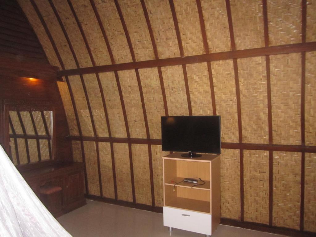 Sandy Beach Bungalows - Deluxe Bungalow