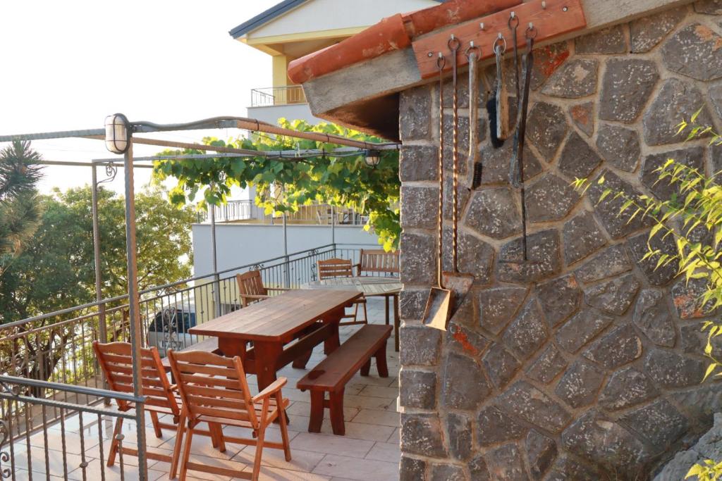Balkón nebo terasa v ubytování Accommodation Salvia