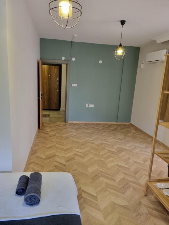 A bed or beds in a room at El Mundo Suites