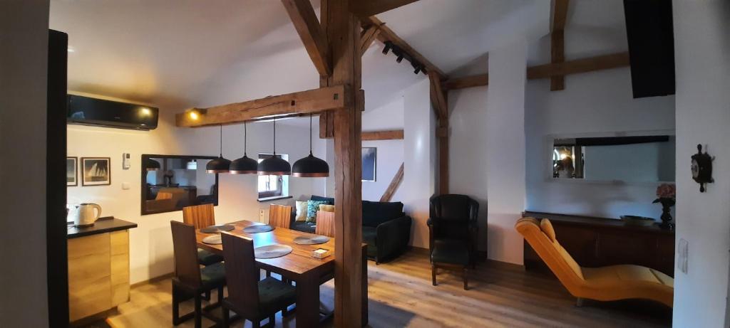 Kuchyň nebo kuchyňský kout v ubytování Komfortowy Apartament w Młynie Mrągowo