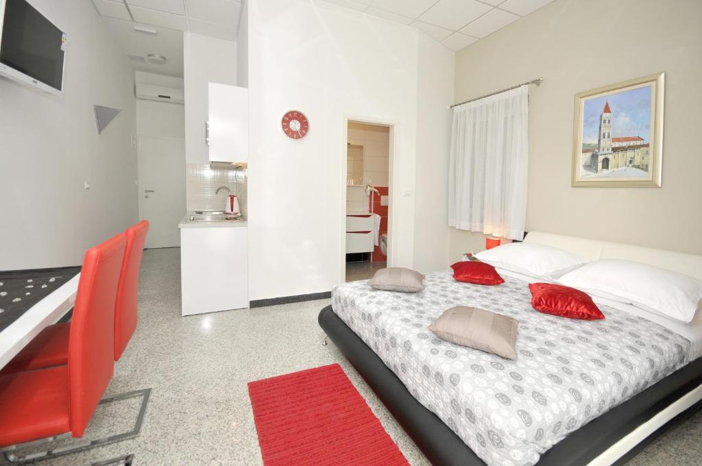Apartmani Trogir - Studio With Balcony