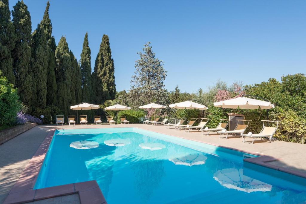 The swimming pool at or close to B&B Villa il Poggetto