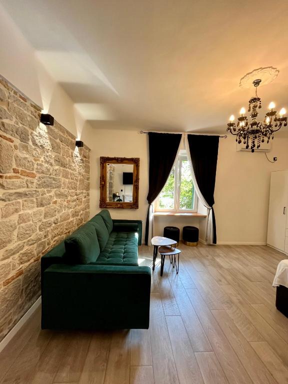 Luxury Heritage Apartment Zara Antica - Studio With Garden View