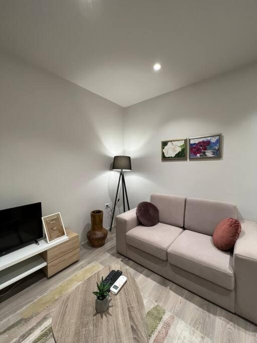Destiny - Cozy Apartment At Myslym Shyri - Imazhi 5