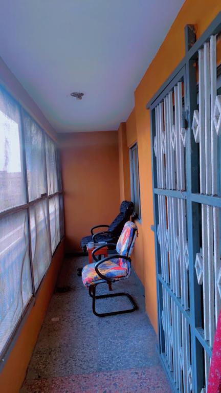 Fotografie z fotogalerie ubytování Maleeks Apartment Ikeja "Shared 2Bedroom Apt, individual private rooms and baths" v destinaci Lagos