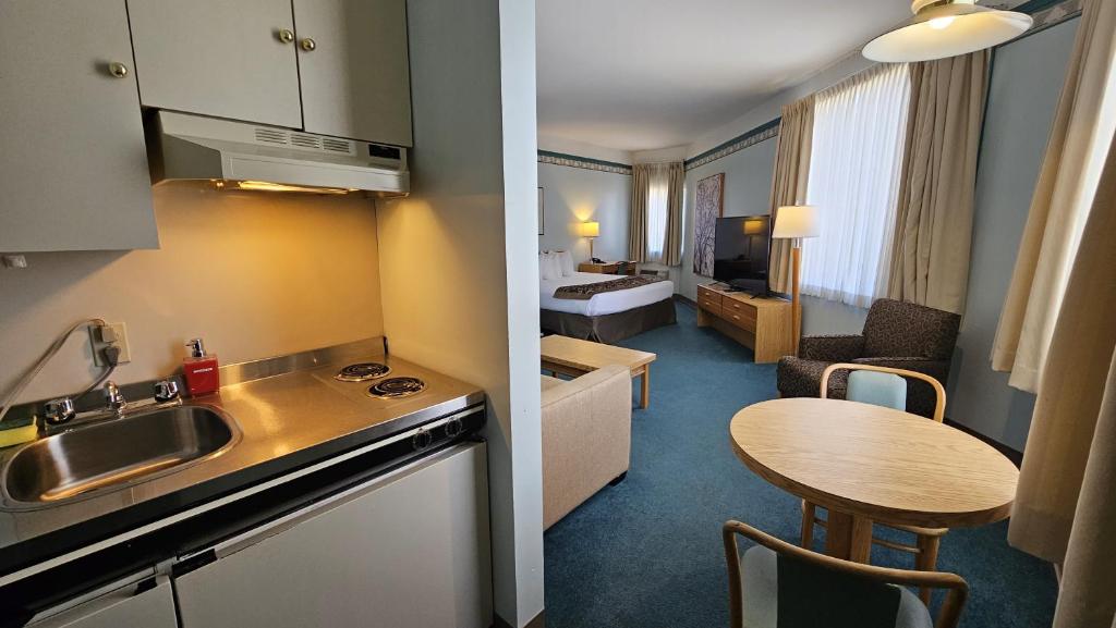 The Cedars Inn Hotel & Convention Centre - Executive King Room (non Per Animali Domestici)