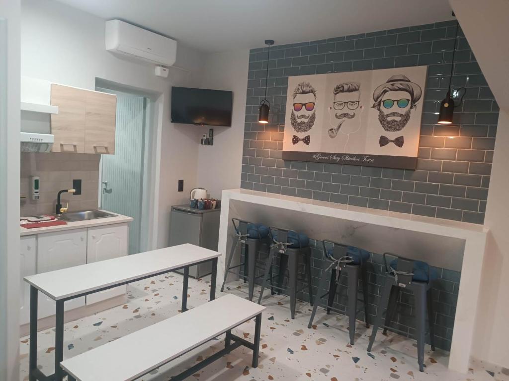 Kuchnia lub aneks kuchenny w obiekcie Grecos STAY SKIATHOS