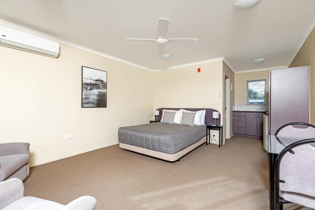 BK's Chardonnay Motor Lodge - Resim 12