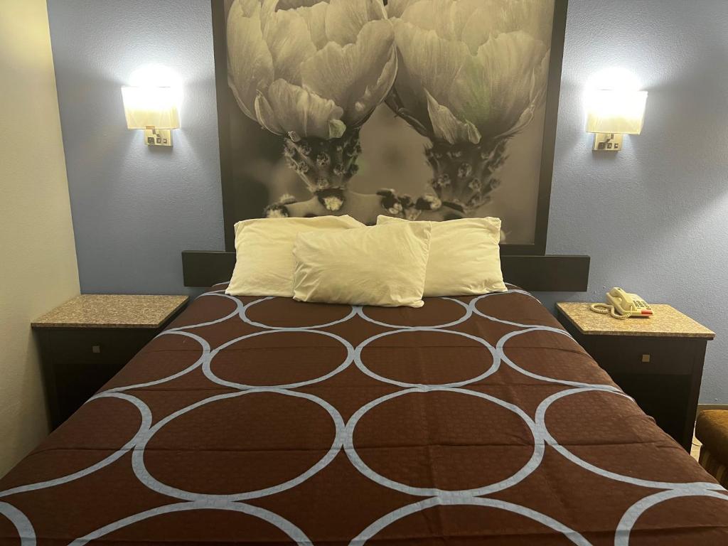 Super 8 by Wyndham Cleveland TX - 1 Sala De Cama Queen-cama
