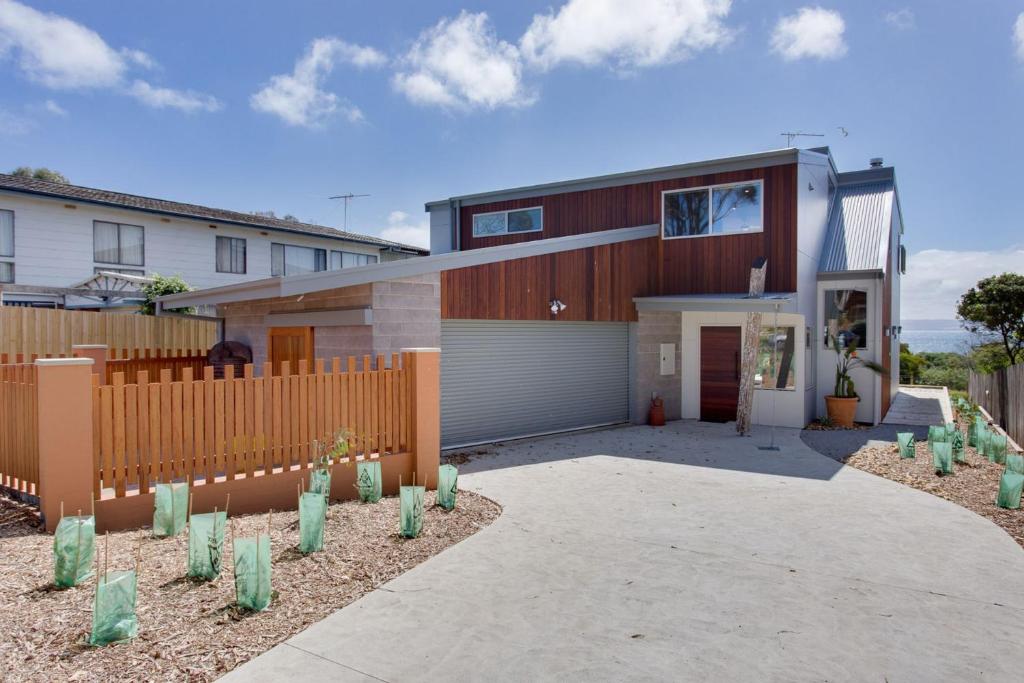 32 Cadogan Ave, Ventnor (updated prices 2024)