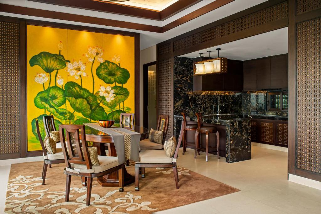 Three-bedroom Seaview Hillside Villa with Heated Pool