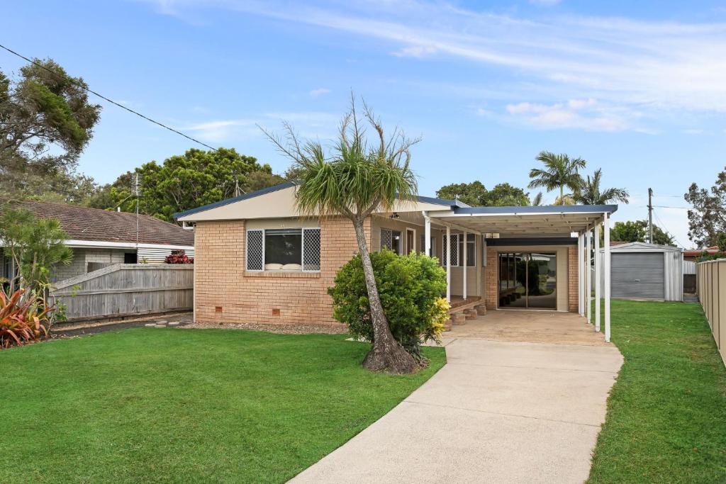 33 Nelson Street Golden Beach QLD, Golden Beach (updated prices 2024)