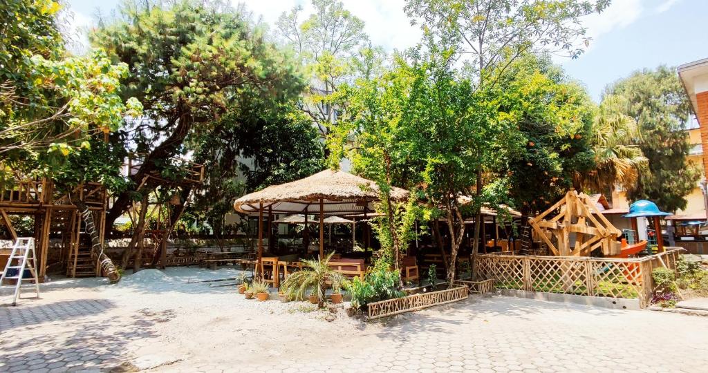 Gallery image of Jacaranda Tree Garden in Pātan