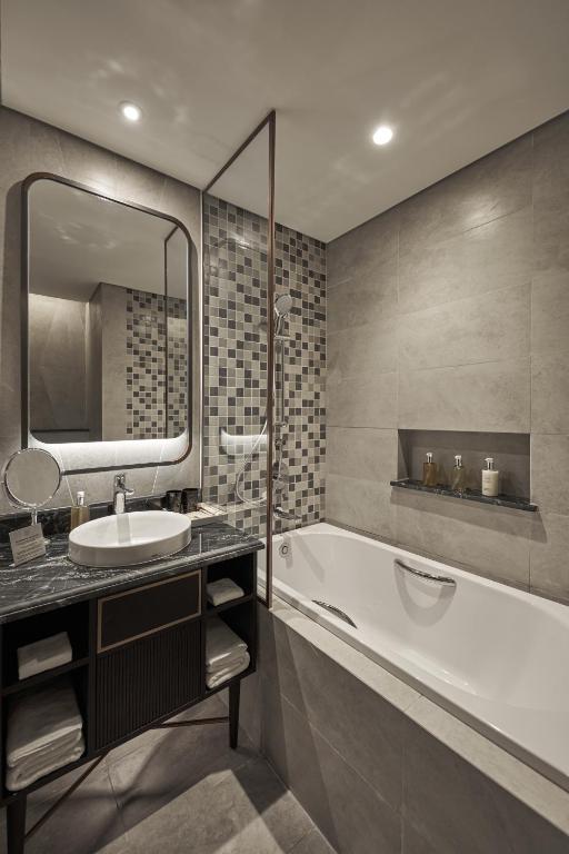 La Siesta Premium Saigon - 3