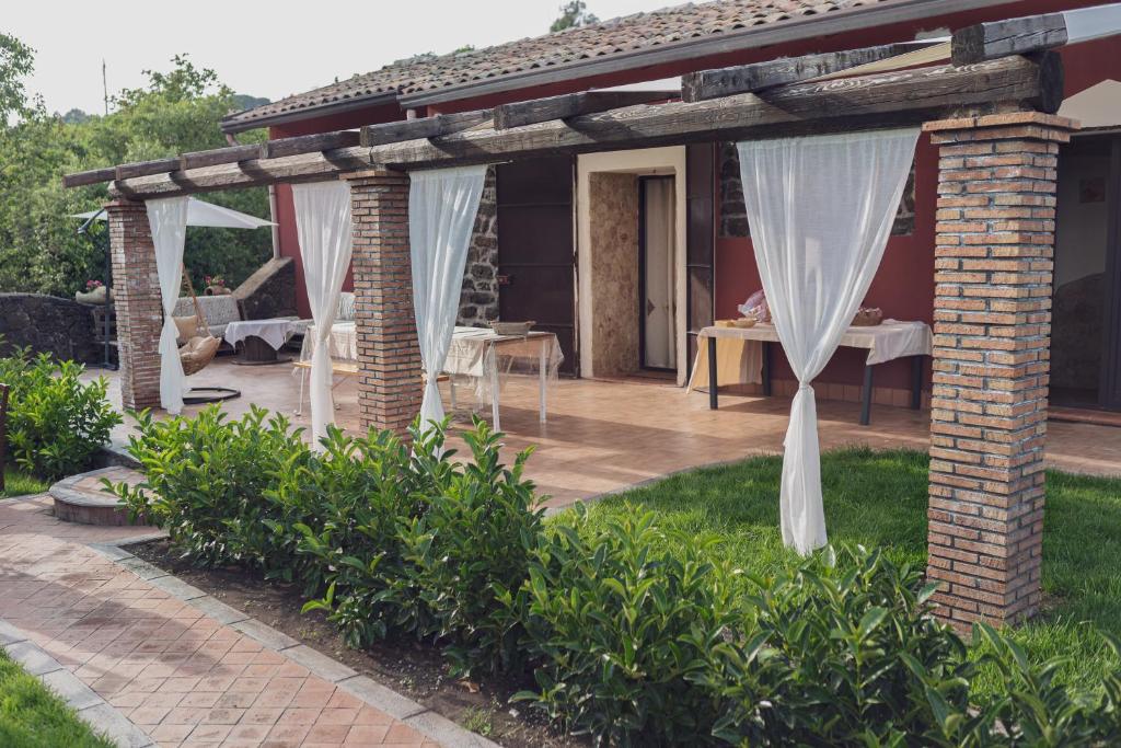 Il Rifugio di Aitna - Three-Bedroom House
