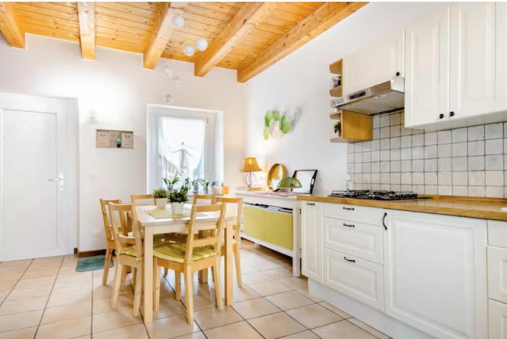Kuchyň nebo kuchyňský kout v ubytování B&B Ai Tigli