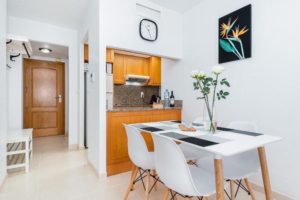 Kuchnia lub aneks kuchenny w obiekcie Apartament Playa de Los Locos