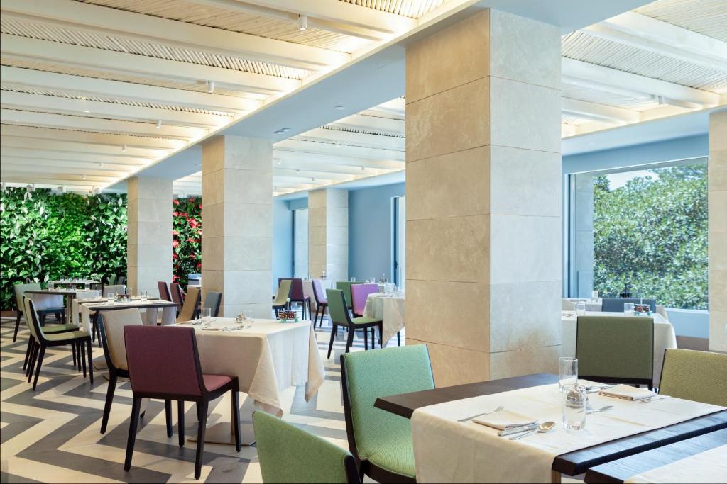 Restaurace v ubytování Grand Hotel Des Etrangers