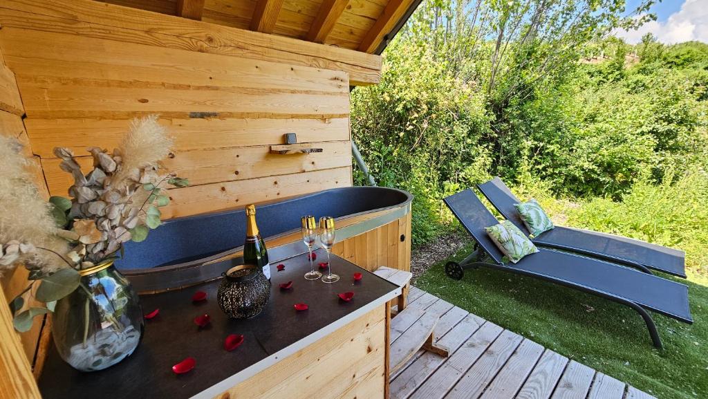 L'étang de la Tourne - One-Bedroom Chalet