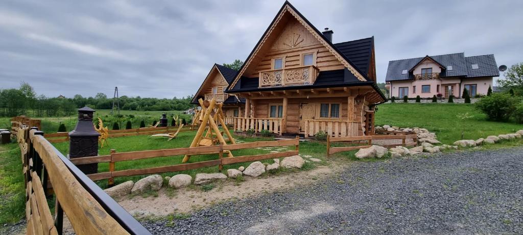 Vonkajšia záhrada v ubytovaní Góralski Dom z pięknymi widokami na góry