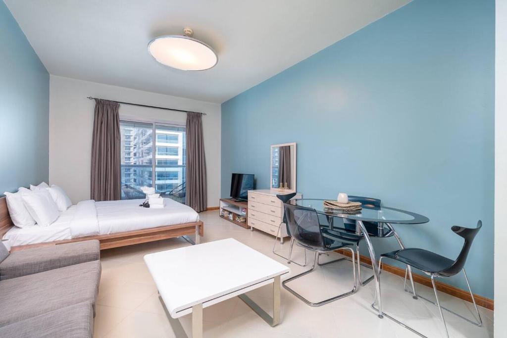 Fotografie z fotogalerie ubytování Cool studio in Marina Diamond 3! v Dubaji