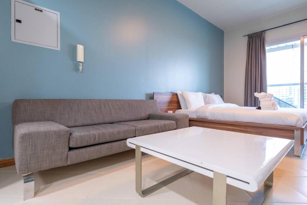 Fotografie z fotogalerie ubytování Cool studio in Marina Diamond 3! v Dubaji