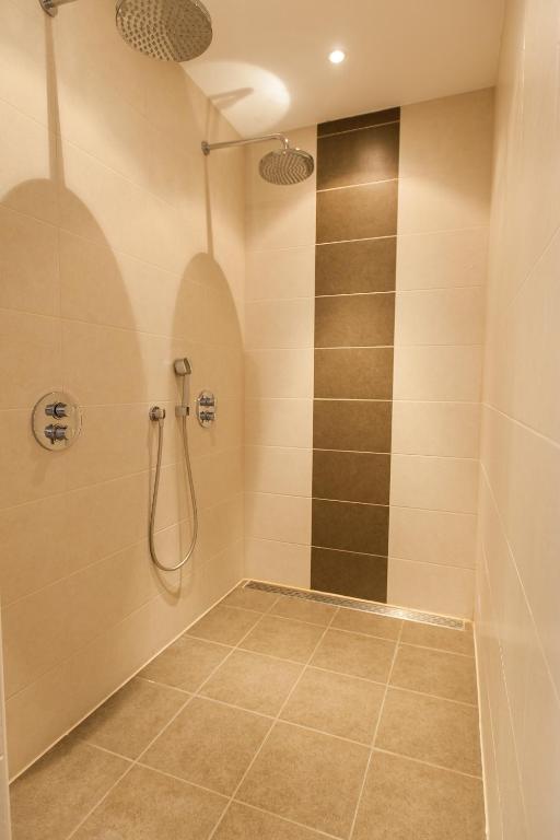 Hotel La Reine - Resim 7