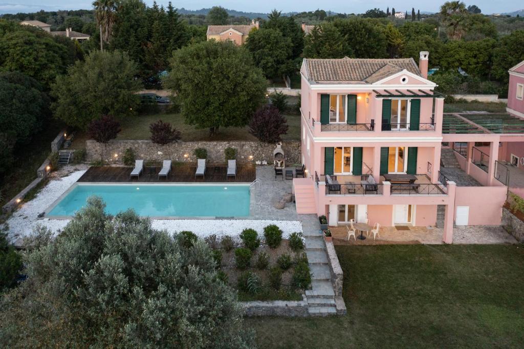 Bazén v ubytování Luxury Villa Perla nebo v jeho okolí