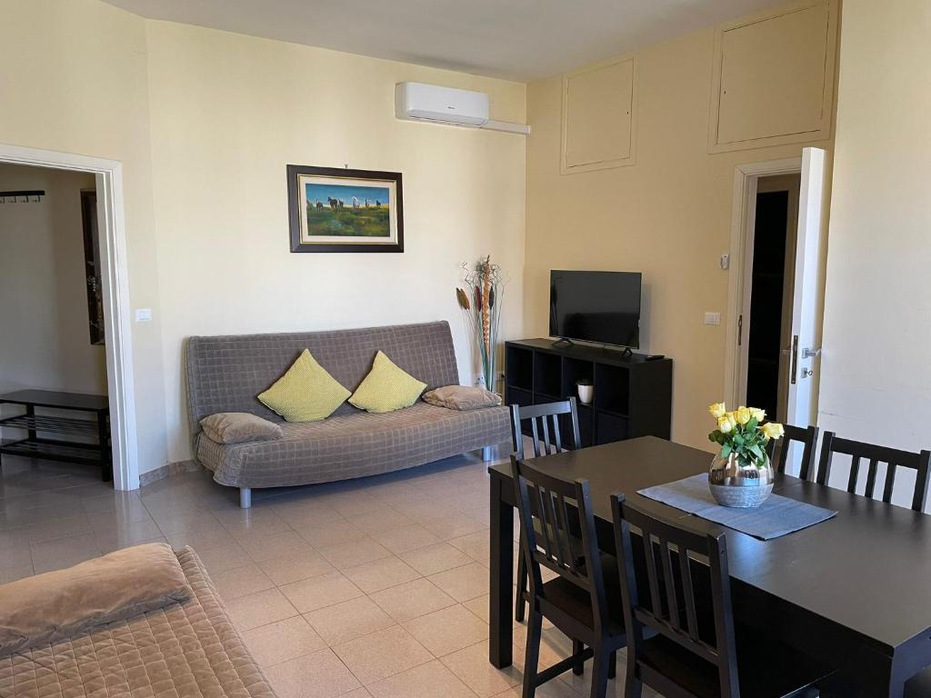 Holiday Dreams - Two-Bedroom Apartment With Garden View - Orange